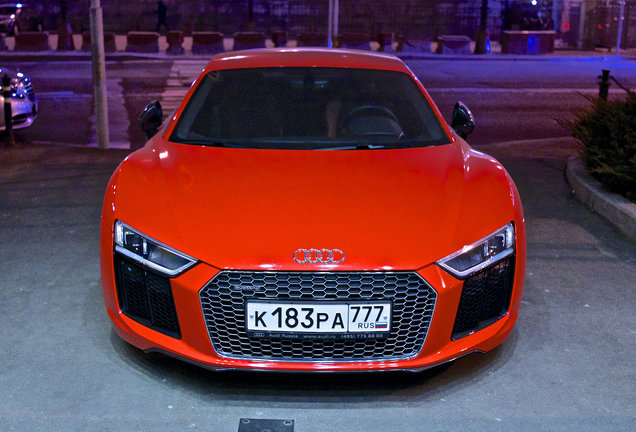 Audi R8 V10 Plus 2015