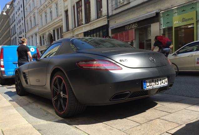 Mercedes-Benz SLS AMG