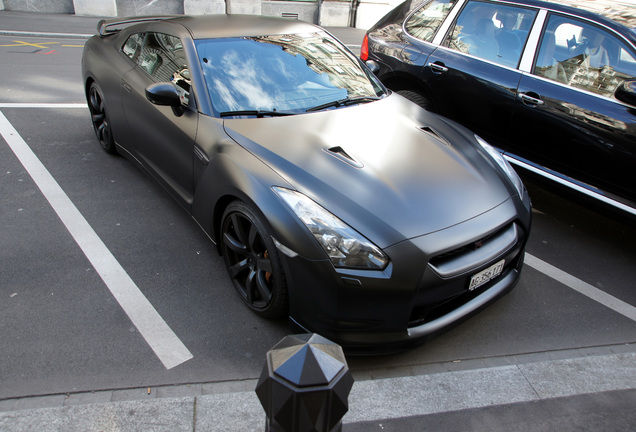 Nissan GT-R