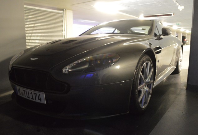 Aston Martin V12 Vantage S