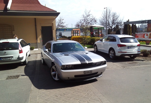 Dodge Challenger SRT-8