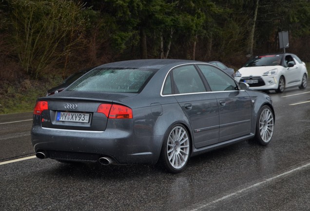 Audi RS4 Sedan