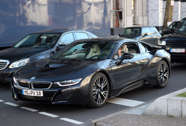 BMW i8