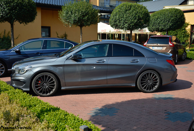 Mercedes-Benz CLA 45 AMG C117