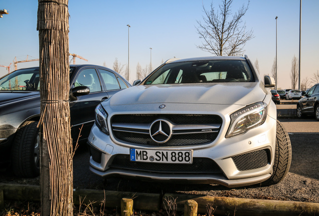 Mercedes-Benz GLA 45 AMG X156