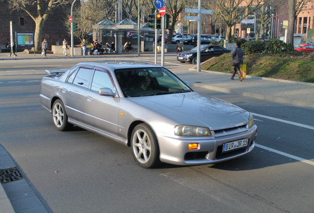 Nissan Skyline R34 Sedan