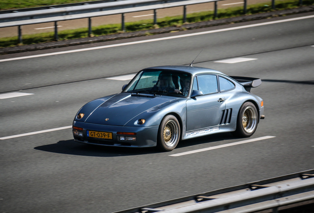 Porsche 930 Strosek Carrera Coupé