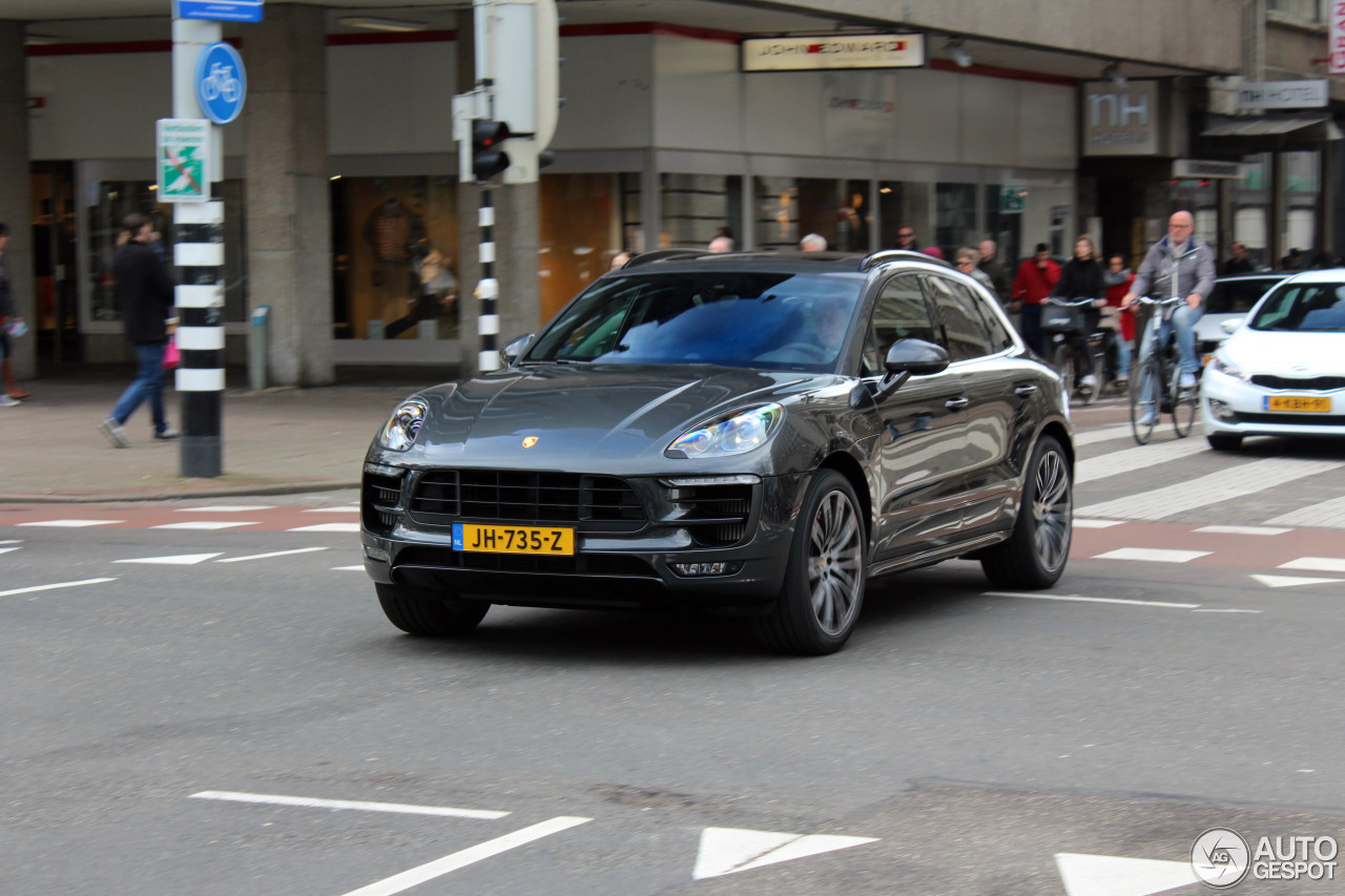 Porsche 95B Macan GTS