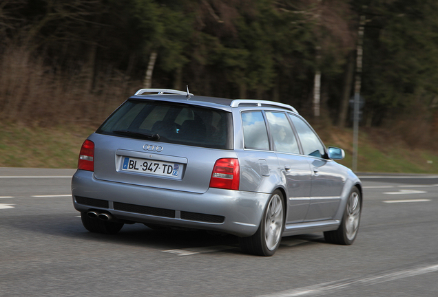 Audi RS4 Avant B5