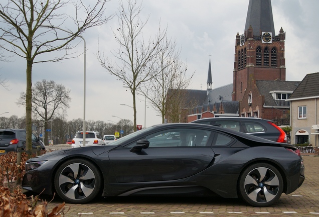 BMW i8