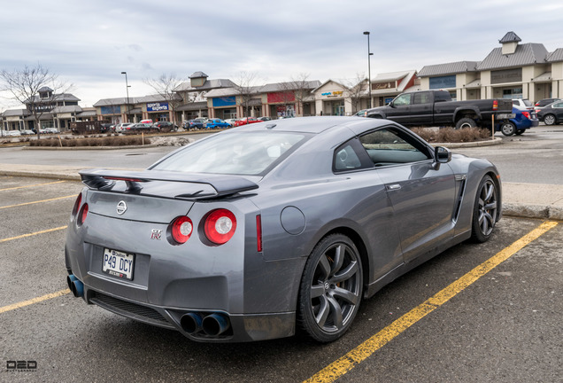 Nissan GT-R