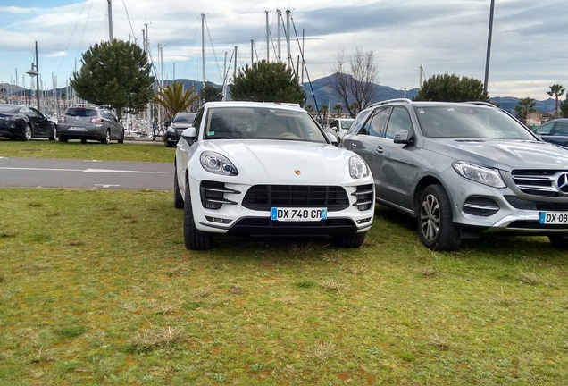 Porsche 95B Macan Turbo