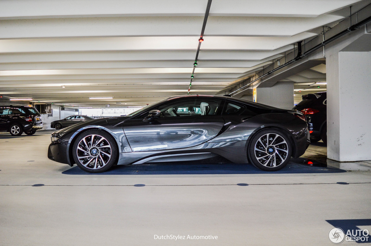 BMW i8