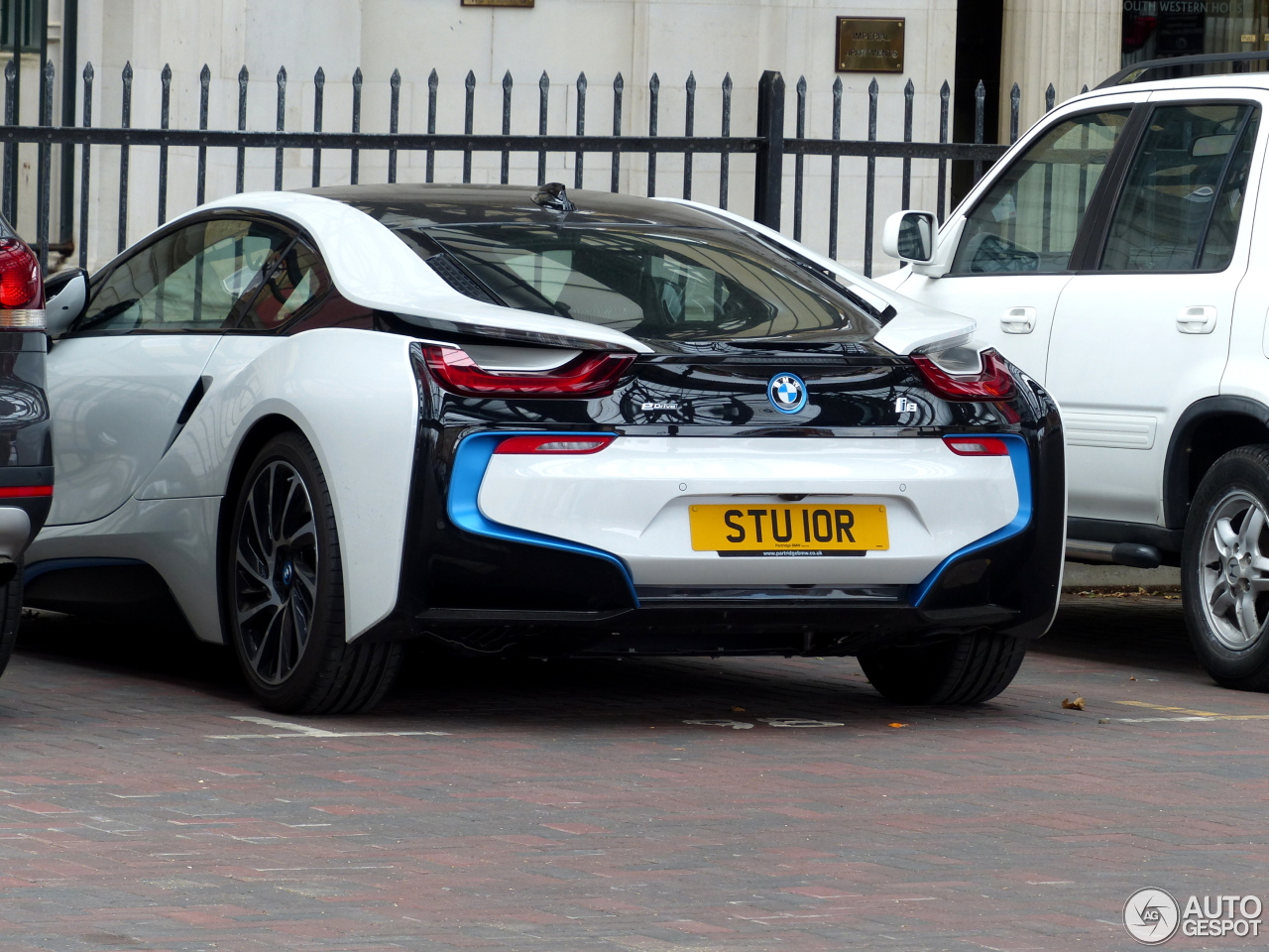 BMW i8