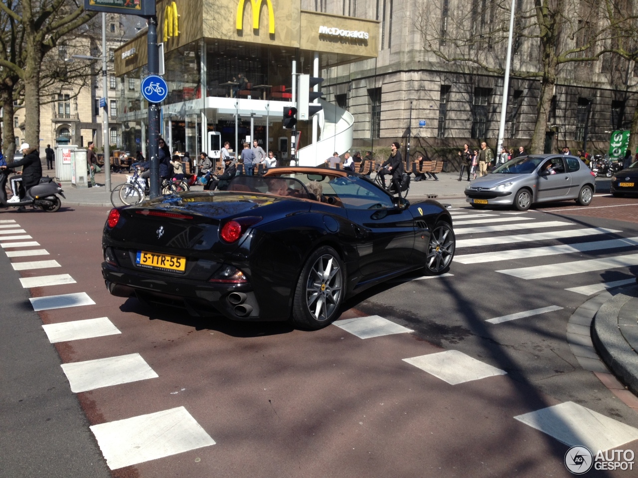 Ferrari California