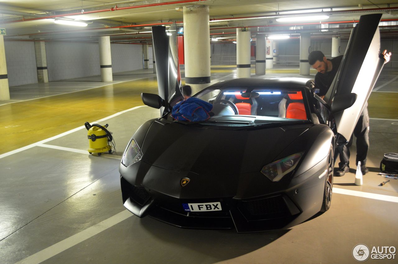 Lamborghini Aventador LP700-4