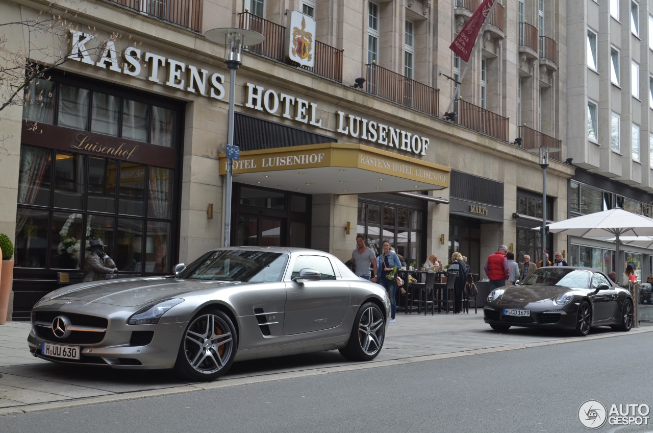 Mercedes-Benz SLS AMG