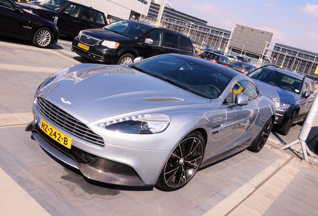 Aston Martin Vanquish 2013