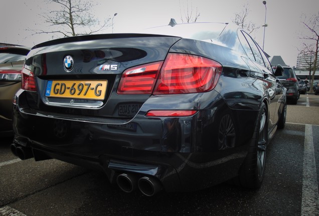 BMW M5 F10 2011