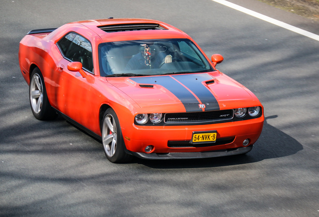 Dodge Challenger SRT-8