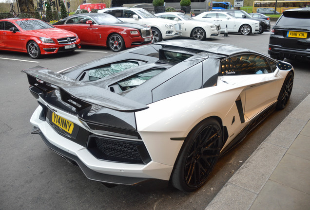 Lamborghini Aventador LP700-4 Roadster Projex Design