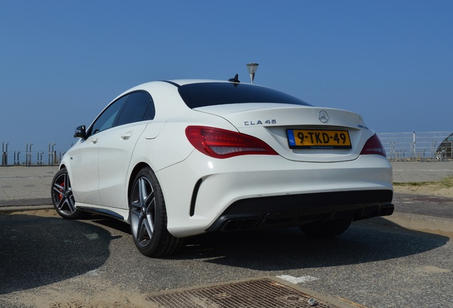 Mercedes-Benz CLA 45 AMG C117