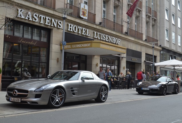 Mercedes-Benz SLS AMG