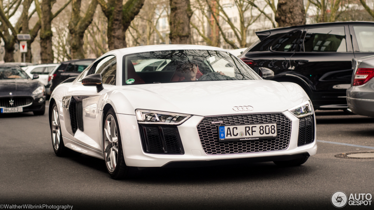 Audi R8 V10 Plus 2015