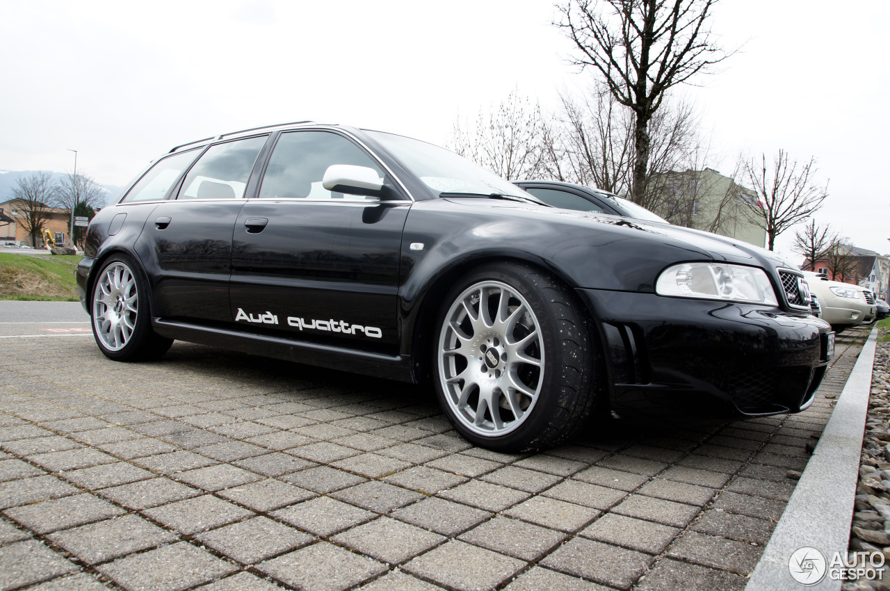 Audi RS4 Avant B5