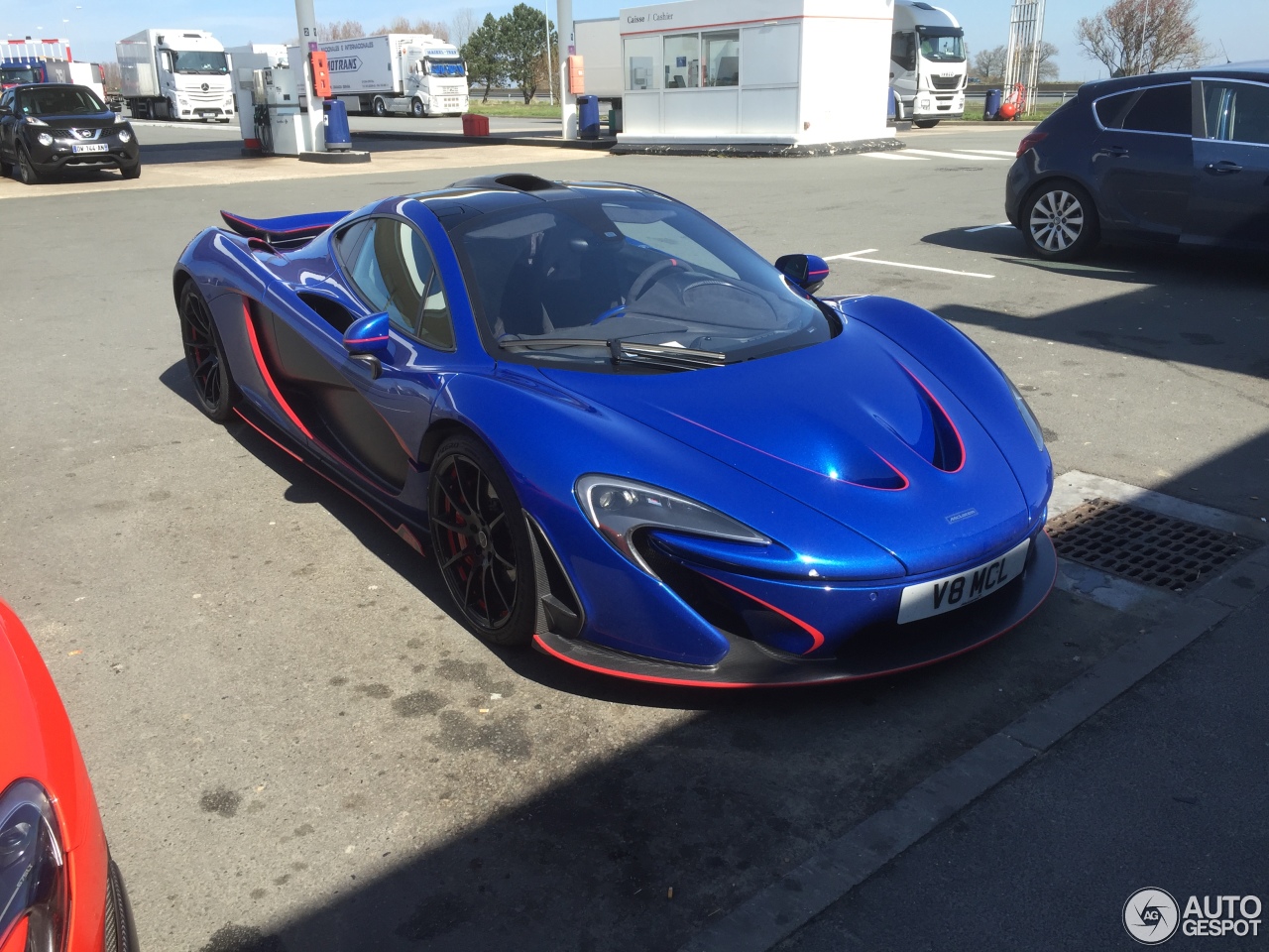 McLaren P1