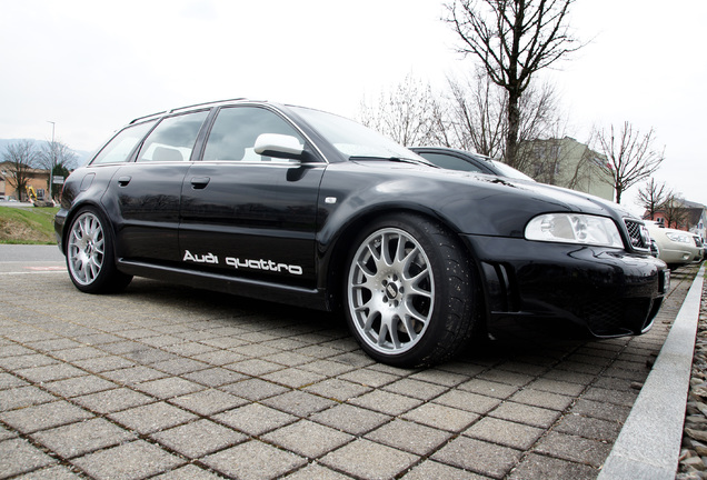 Audi RS4 Avant B5