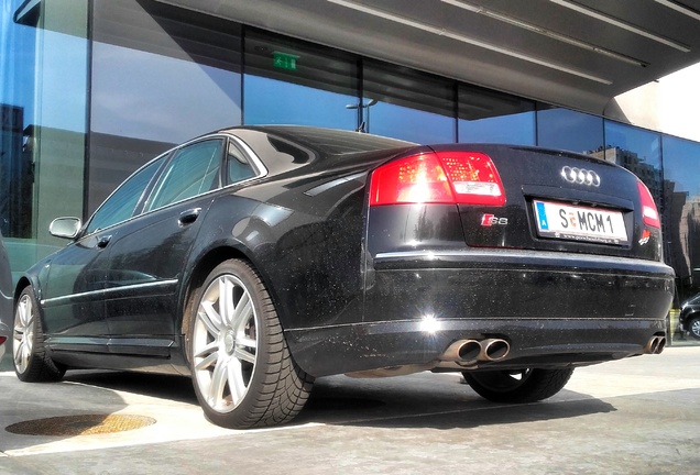 Audi S8 D3