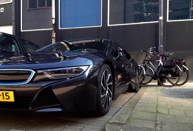 BMW i8