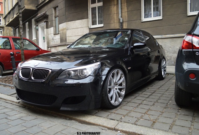 BMW M5 E60 2005