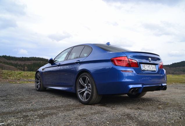 BMW M5 F10 2011