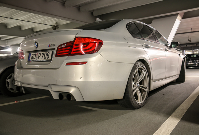 BMW M5 F10 2011