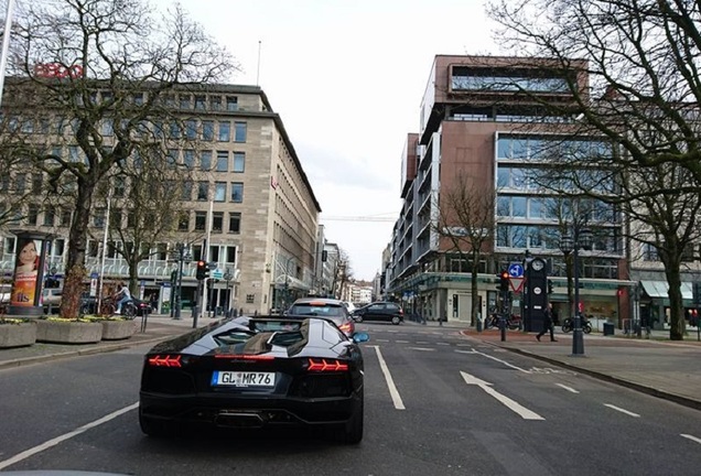 Lamborghini Aventador LP700-4 Roadster