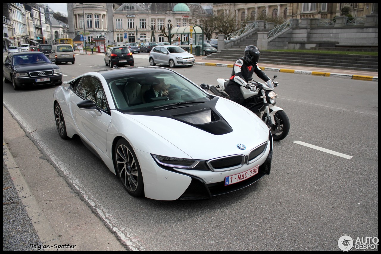 BMW i8