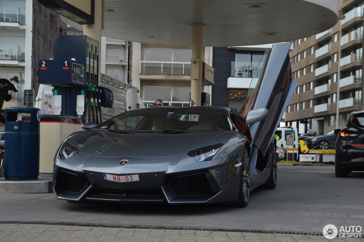 Lamborghini Aventador LP700-4 Roadster