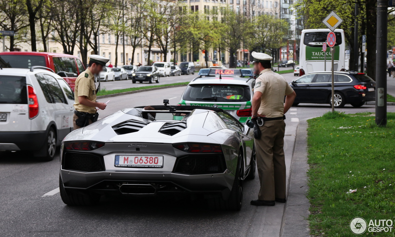 Lamborghini Aventador LP700-4 Roadster