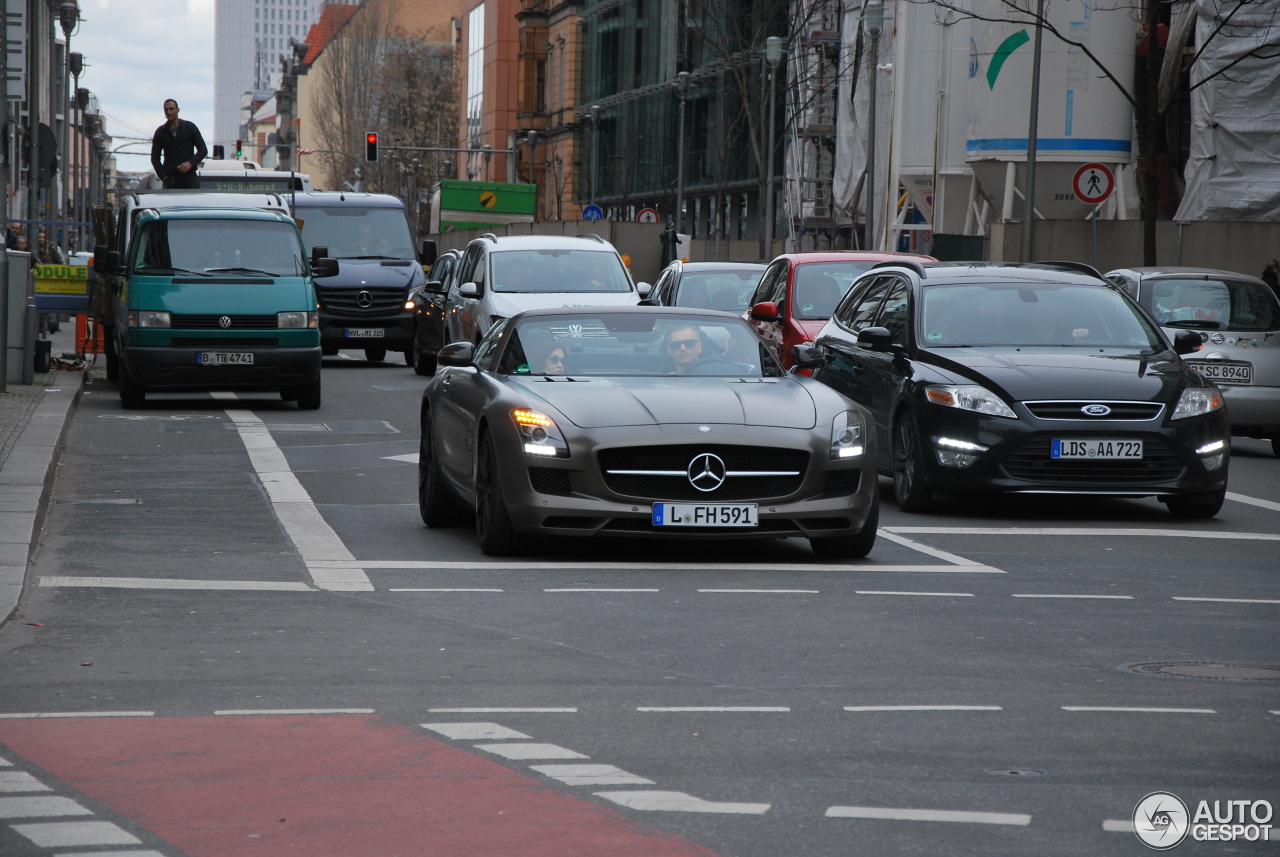 Mercedes-Benz SLS AMG GT Roadster