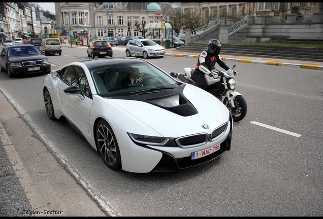 BMW i8