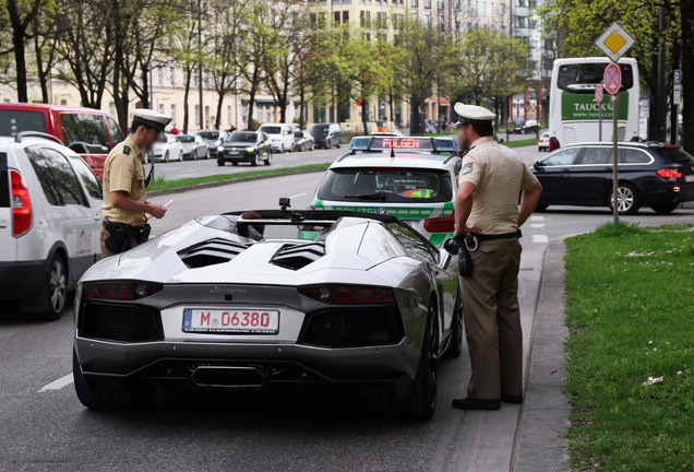 Lamborghini Aventador LP700-4 Roadster