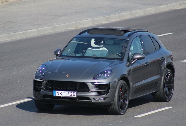 Porsche 95B Macan Turbo