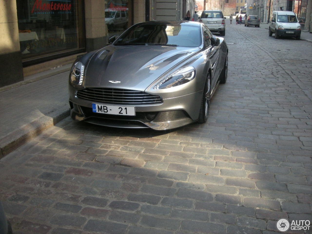 Aston Martin Vanquish 2013