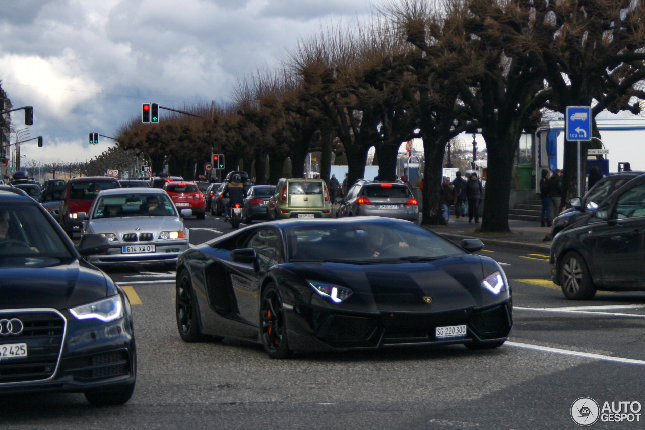 Lamborghini Aventador LP700-4