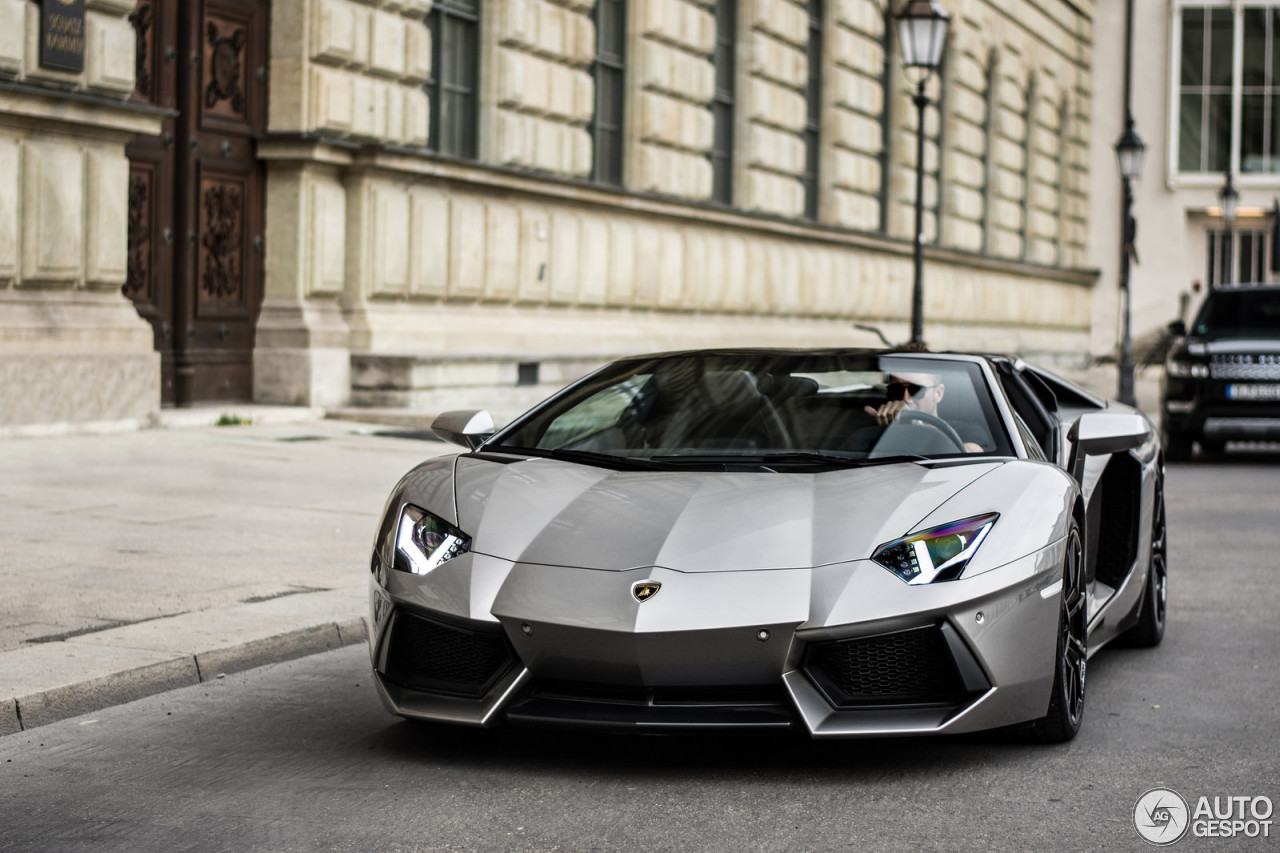 Lamborghini Aventador LP700-4 Roadster