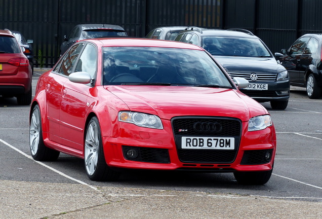 Audi RS4 Sedan