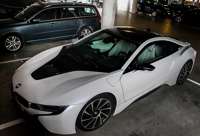 BMW i8