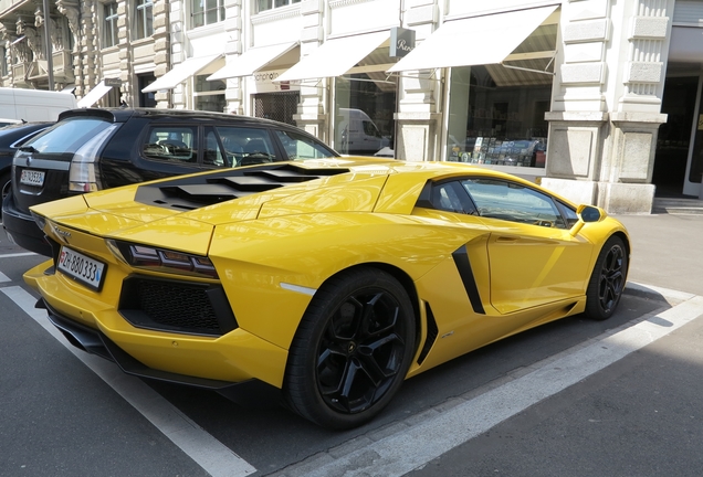 Lamborghini Aventador LP700-4